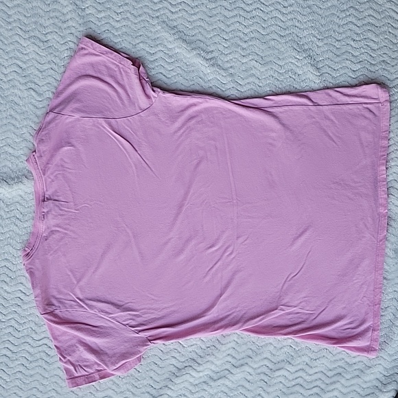 Smurfs Fan Favorite short sleeve. 3 tiny pin holes left sleeve *see pic* - Picture 8 of 8